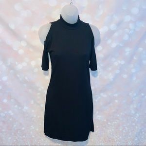 Blk 3/4 Sleeve Cold Shoulder T-Dress